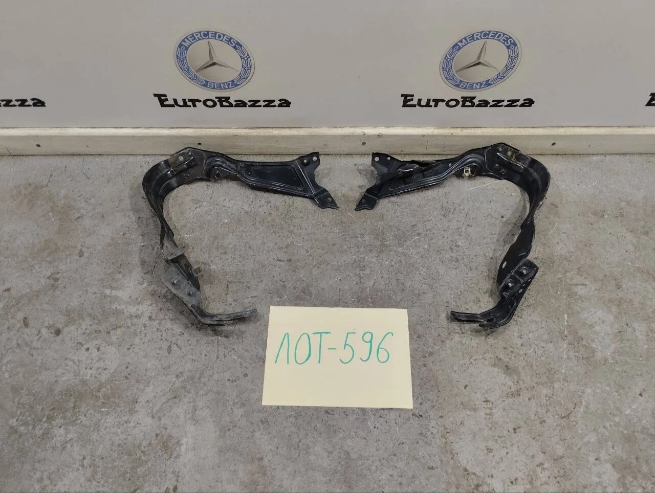 Кронштейн фары Mercedes W203