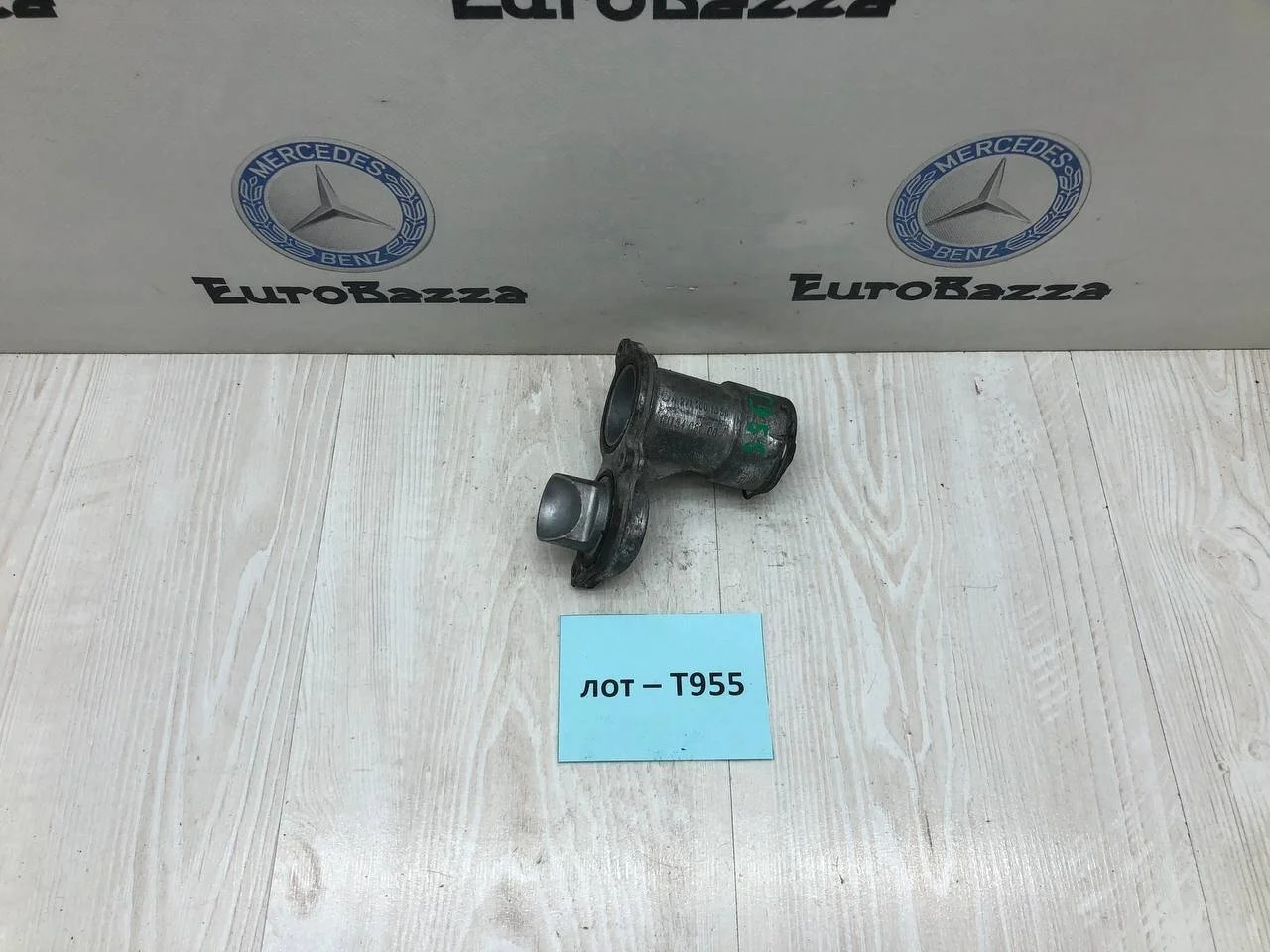Соединительный штуцер термостата Mercedes М271