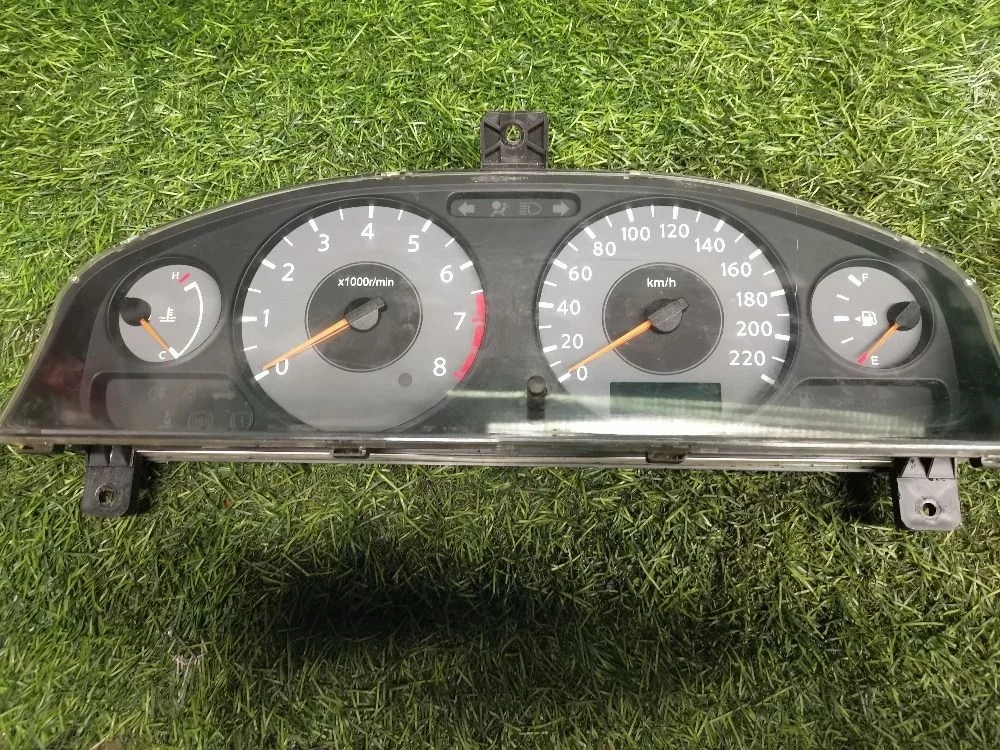 Панель приборов Nissan Almera Classic