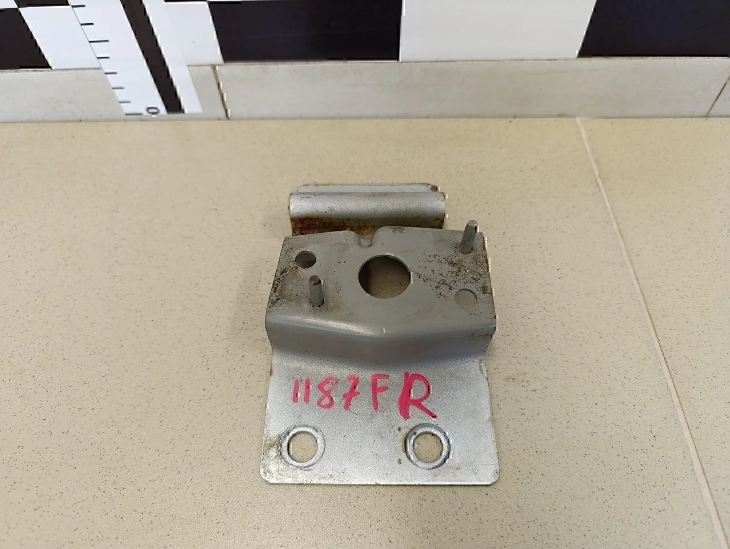 Кронштейн усилителя переднего бампера правый Lacetti 2003-2013