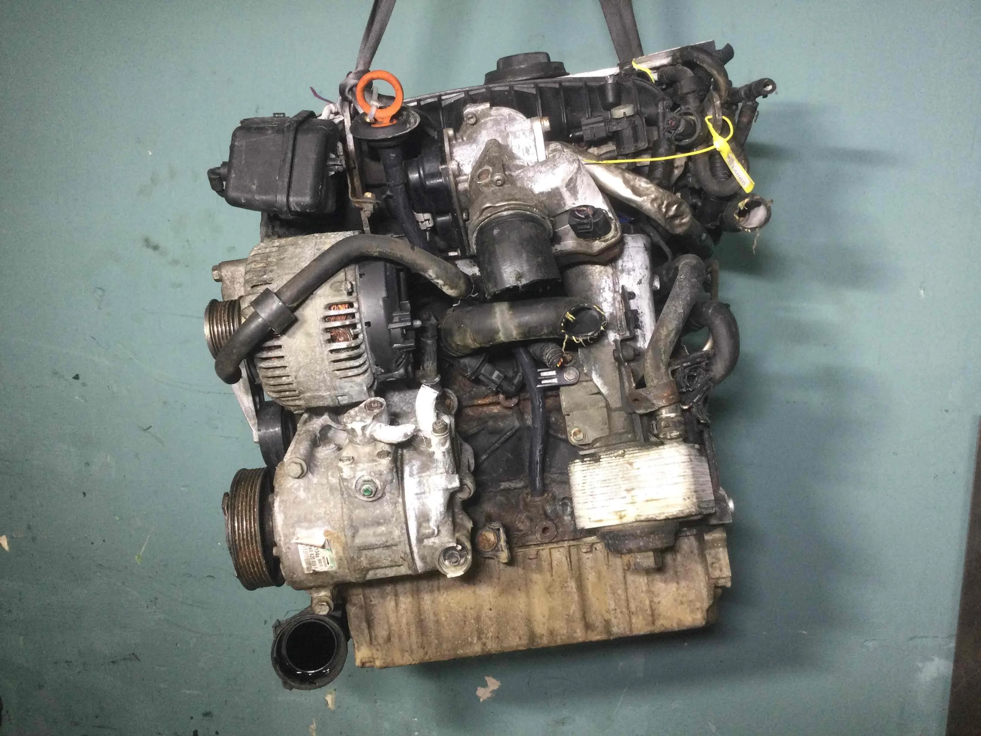 Блок цилиндров Volkswagen Passat B6 (2005-2010) дизель 2.0 TDI Механика Универсал