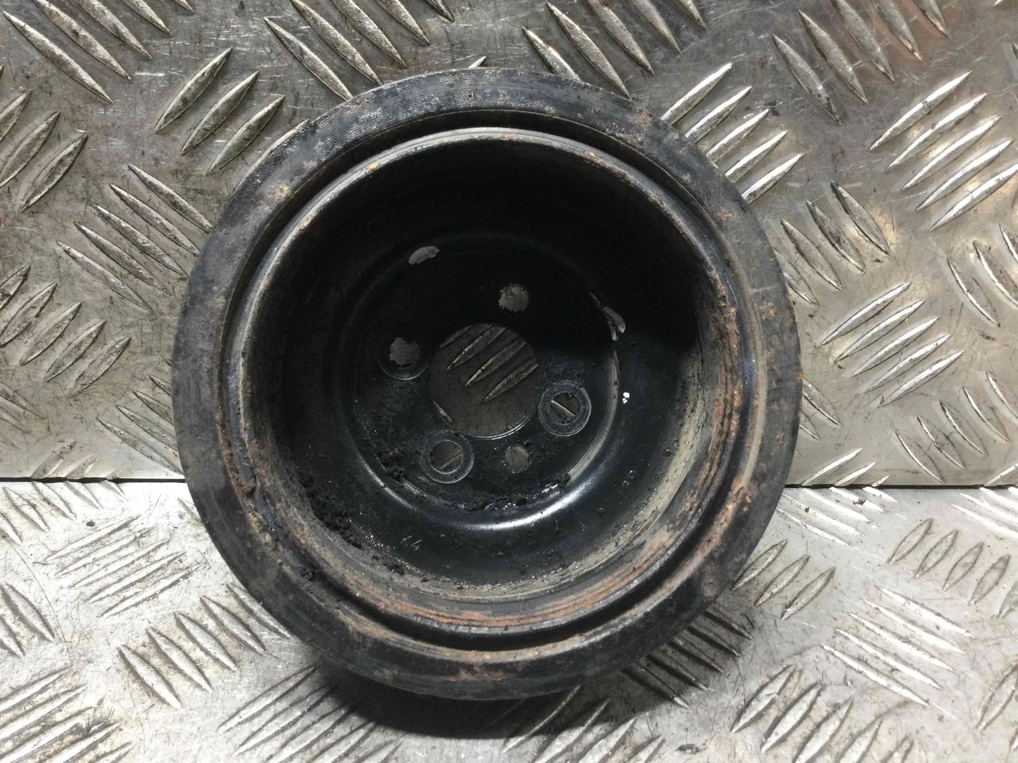 Шкив коленвала Audi A4 B7 (2004-2008) дизель 2.0 TDI Механика Седан