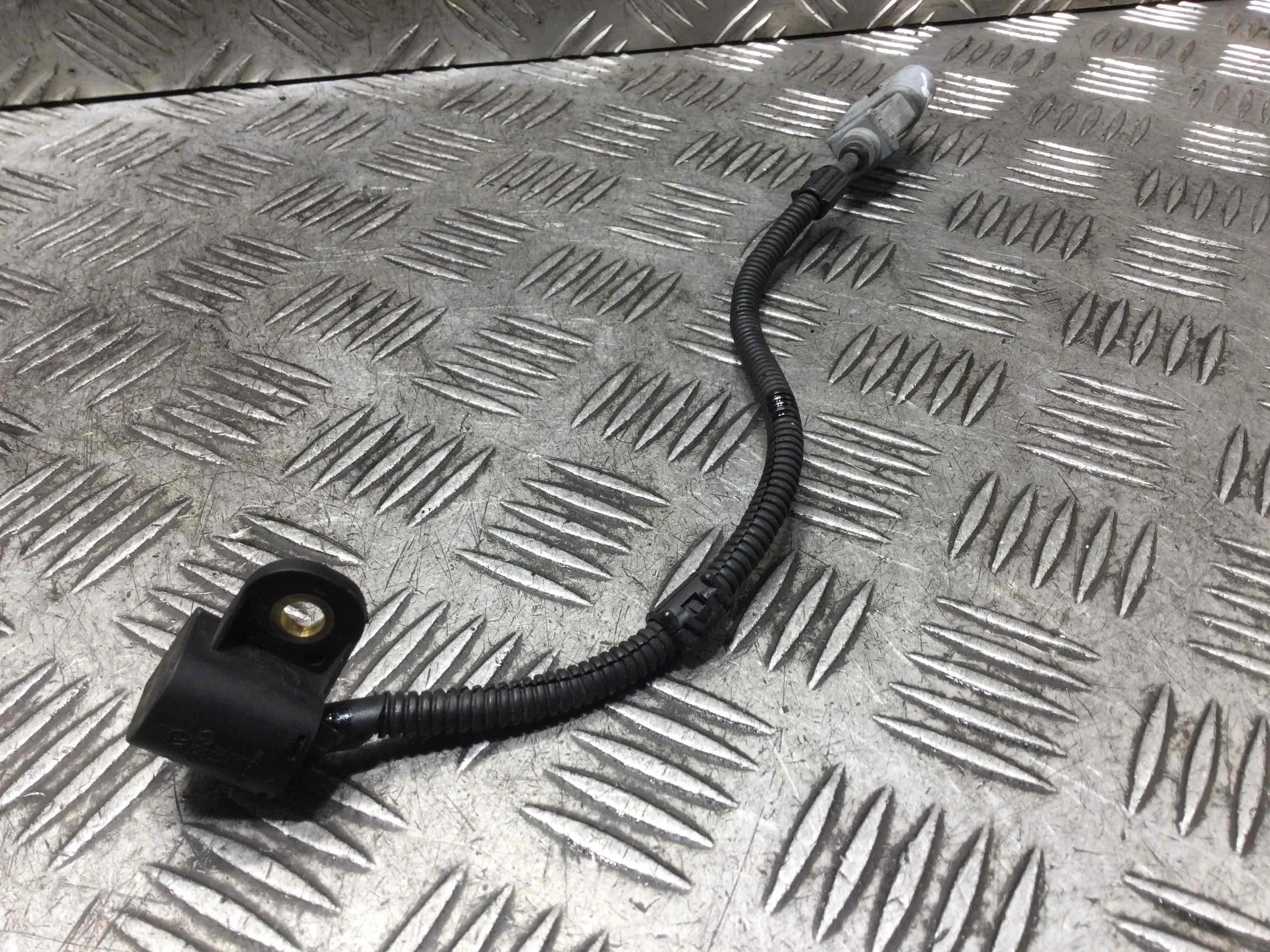 Датчик распредвала Audi A4 B7 (2004-2008) дизель 2.0 TDI Механика Седан