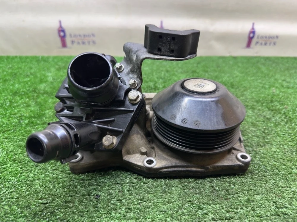 Помпа водяная BMW 520D F11