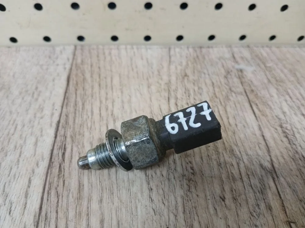 Датчик включения заднего хода Volkswagen Polo V (2009—2015) Polo V (2009—2015) 612,  602,  6C1, V, 5