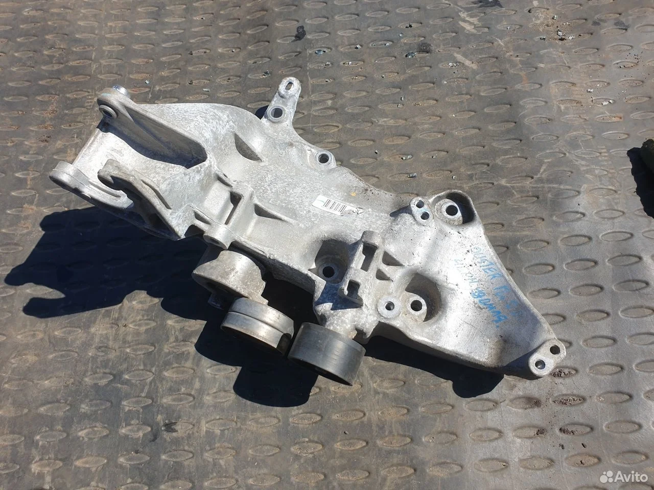 Кронштейн генератора renault duster дастер f4r 2.0