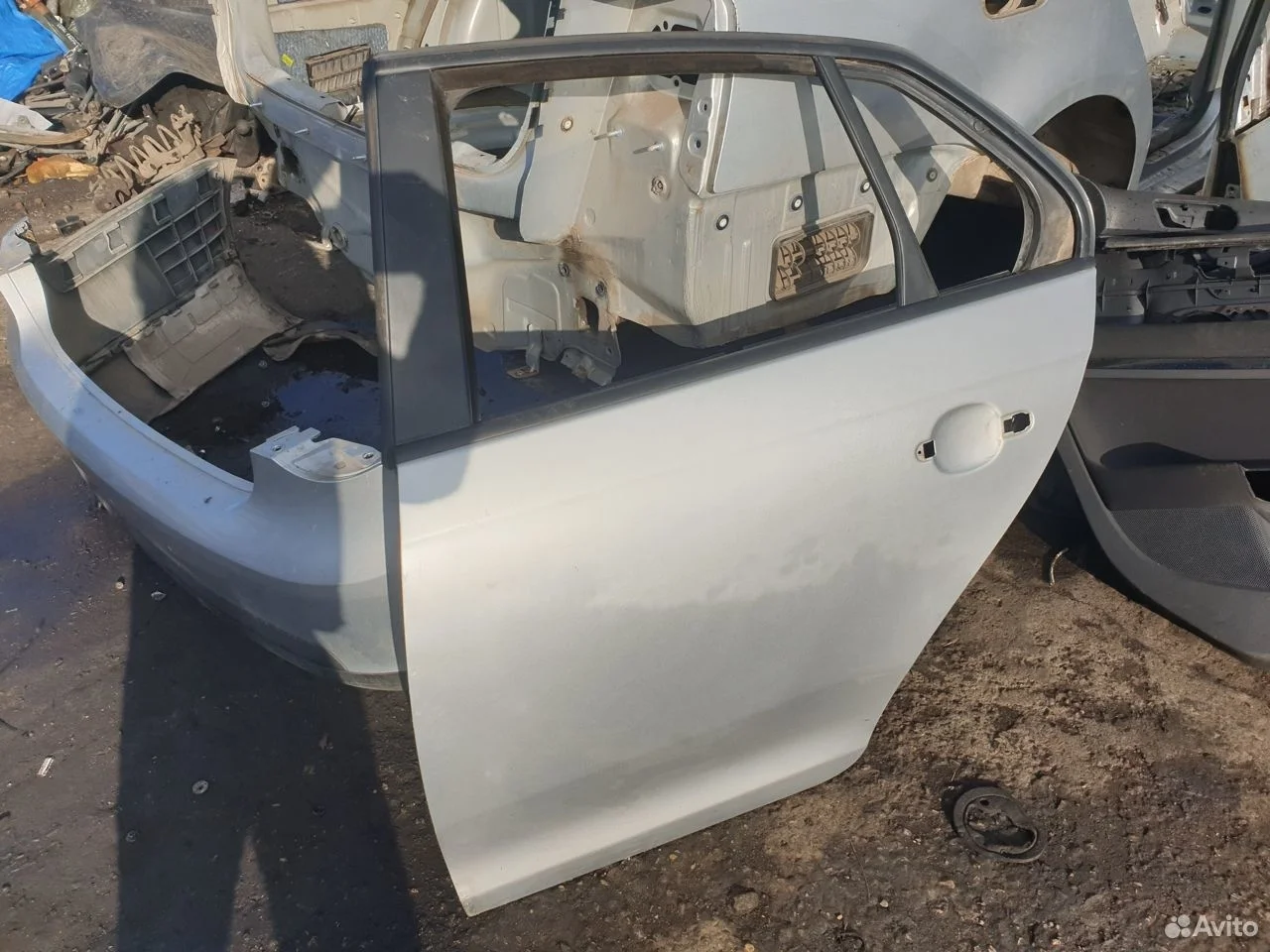 Дверь задняя левая volkswagen jetta v джетта 5