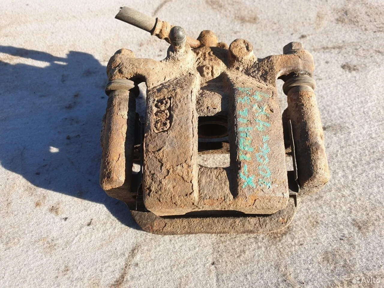 Суппорт тормозной задний левый nissan x-trail t30