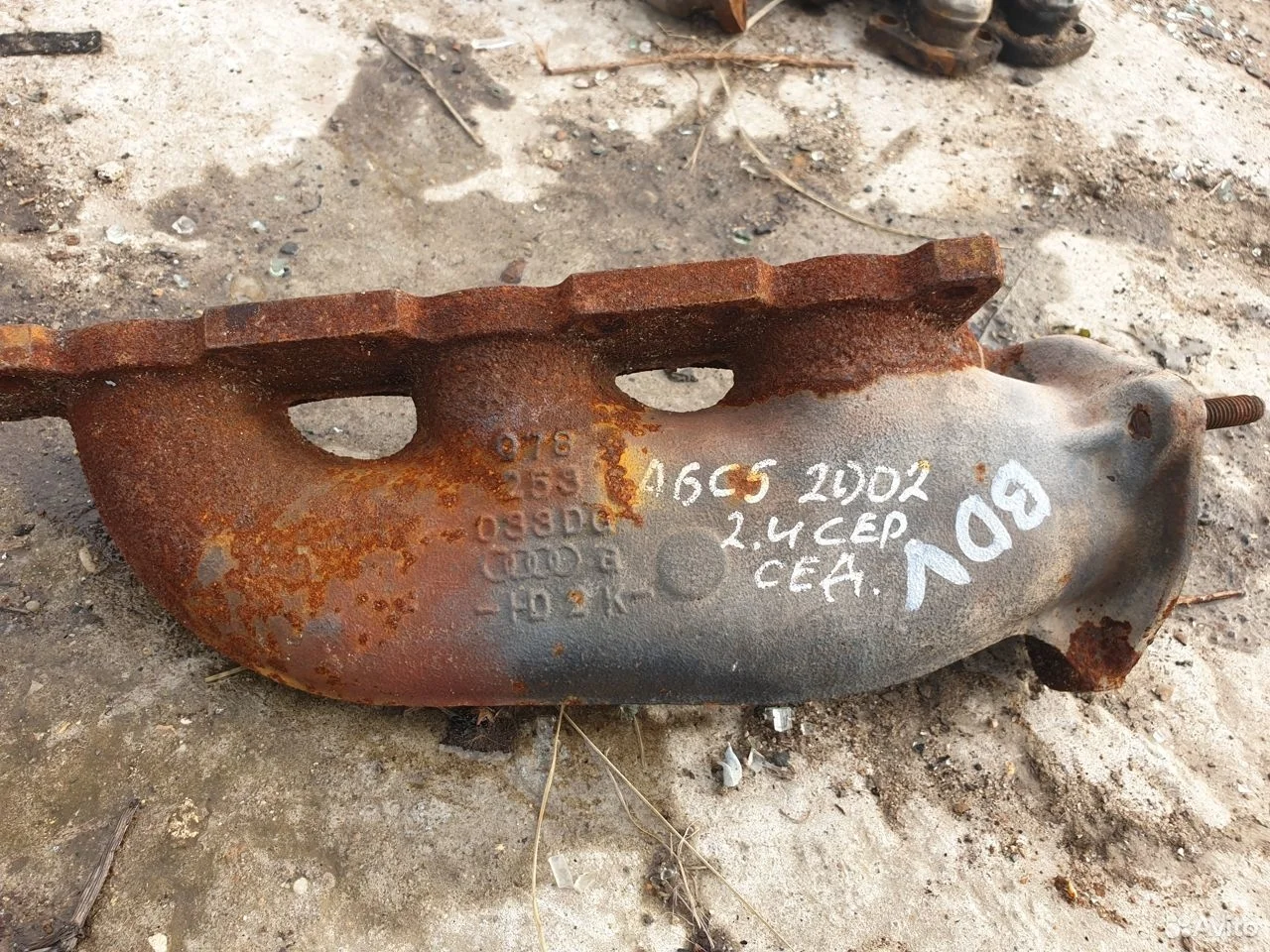 Выпускной коллектор левый audi a6 c5 2.4 v6 bdv а6