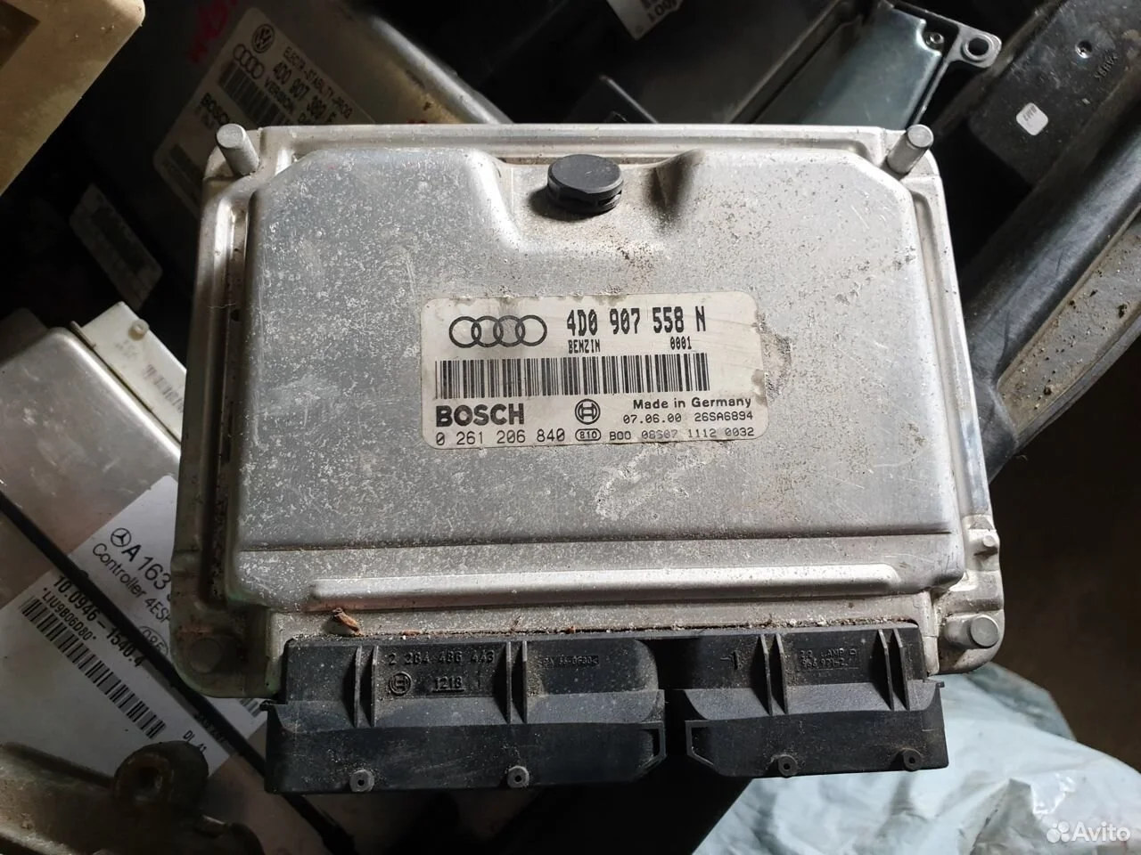 Блок управления двигателем audi a8 d2 4d0907558n