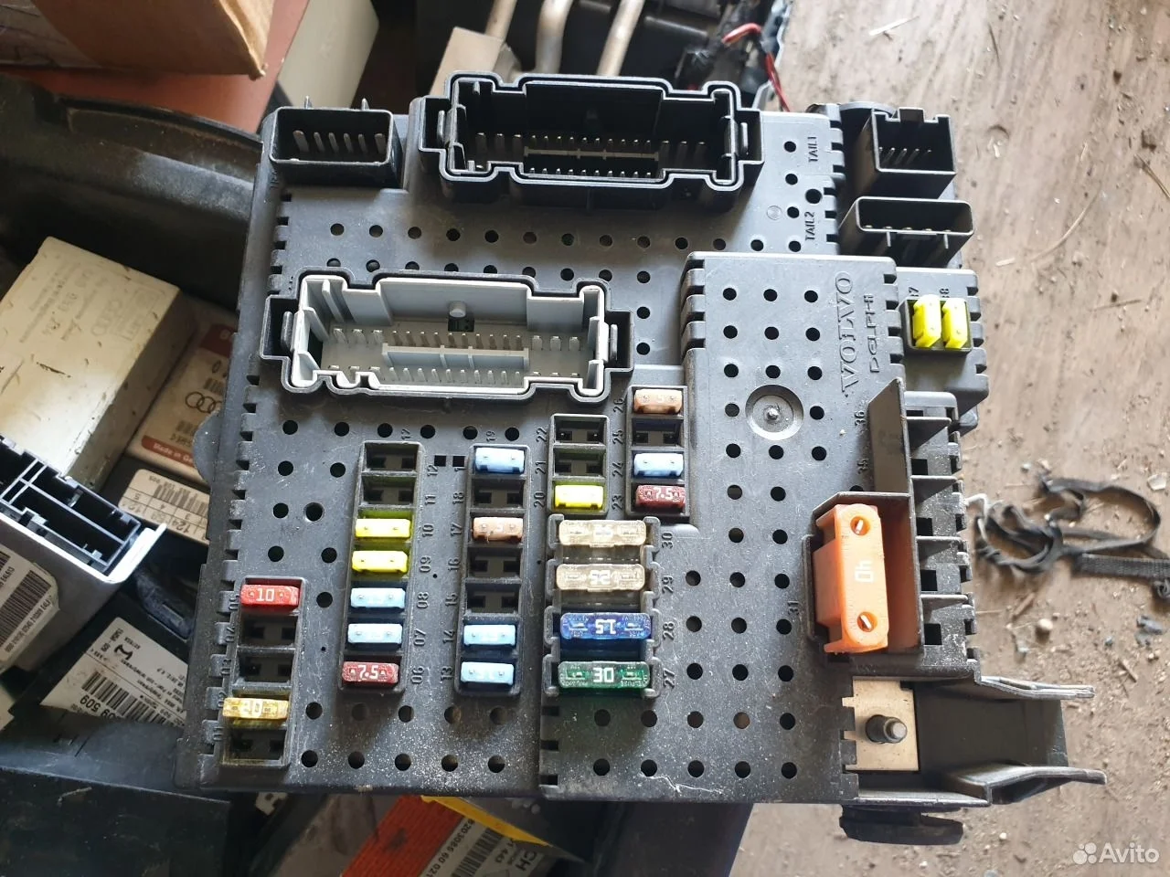 Монтажный блок предохранителей volvo 30786646 s60