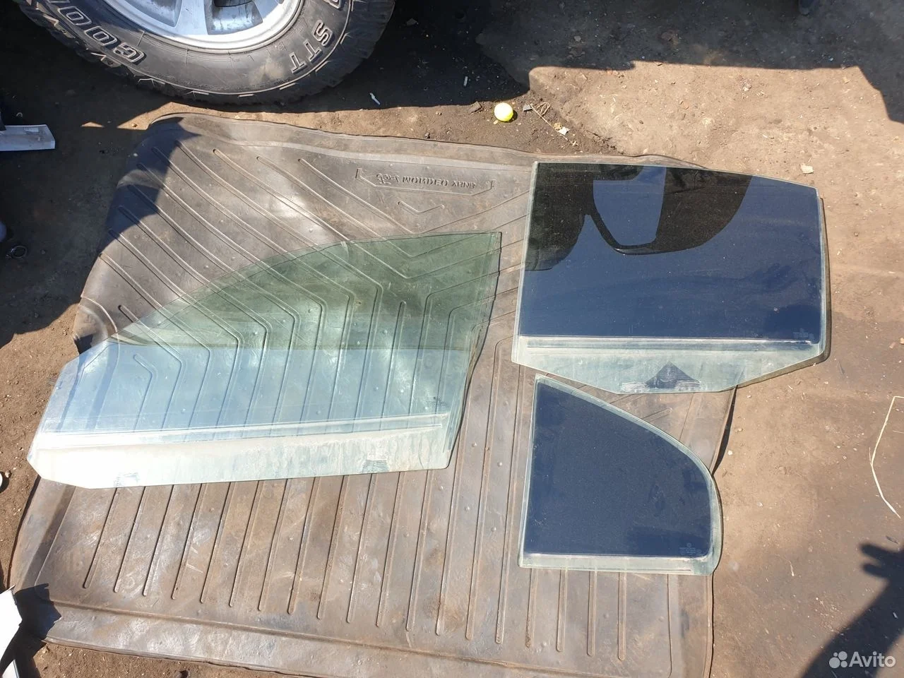 Стекло левое переднее заднее octavia a4 tour лифтб