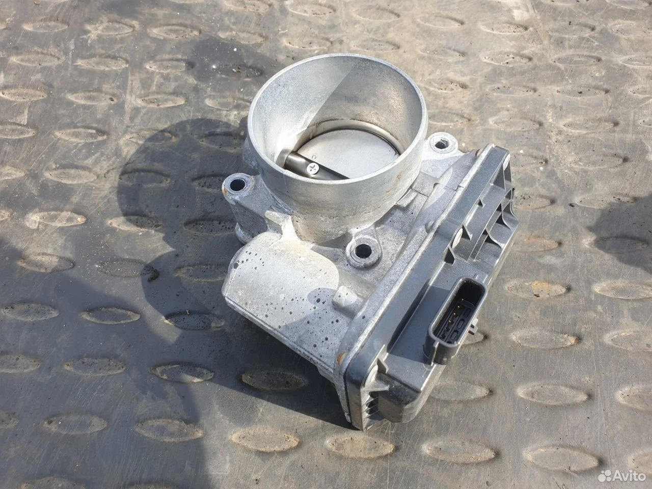 Дроссельная заслонка renault duster f4r 161203668r