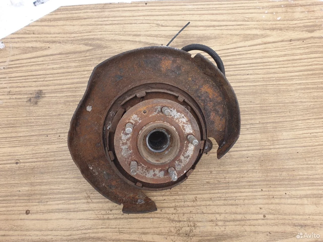 Кулак задний левый winstorm antara 96626433 ступиц