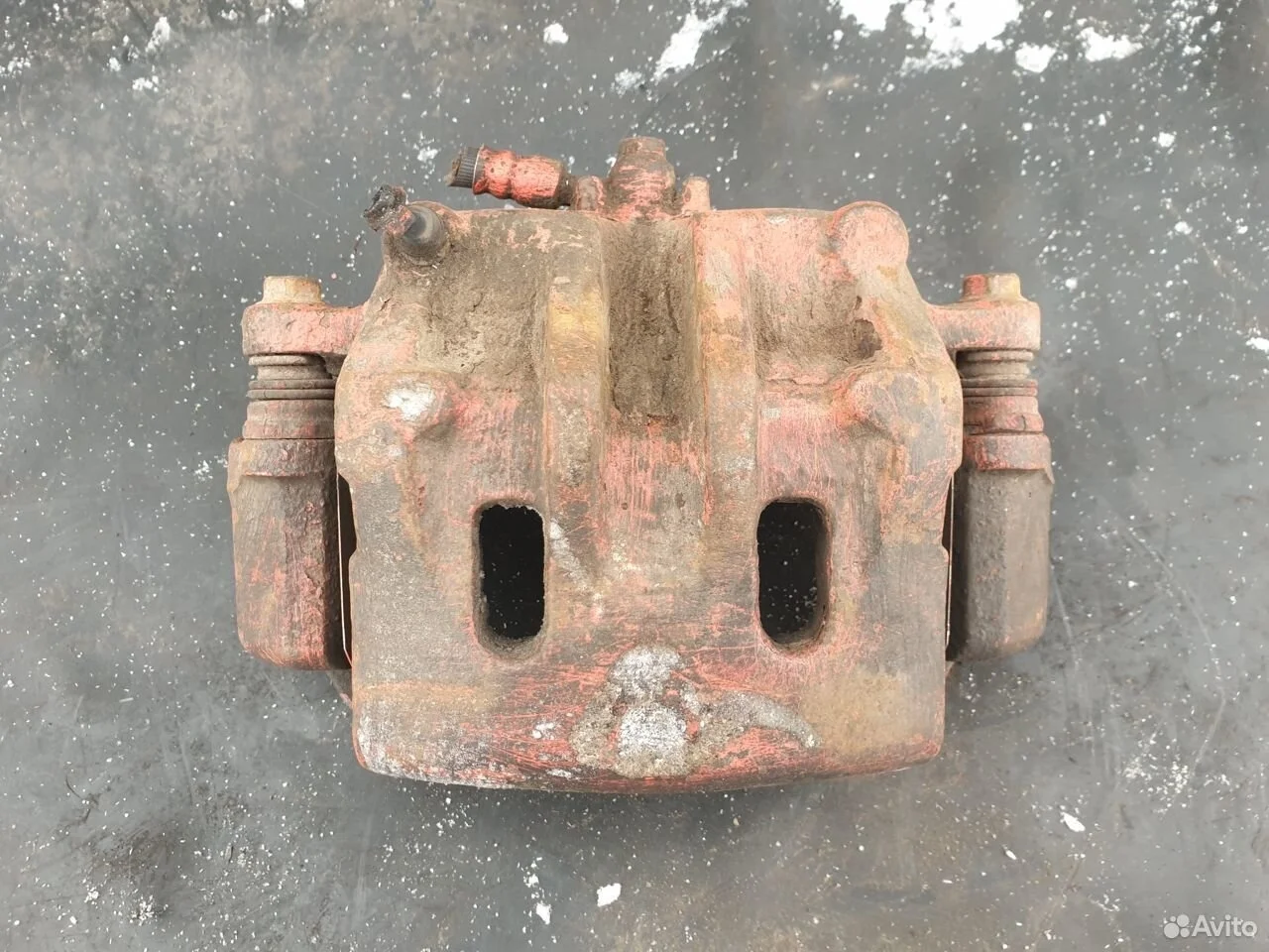 Суппорт тормозной передний правый kia sorento bl