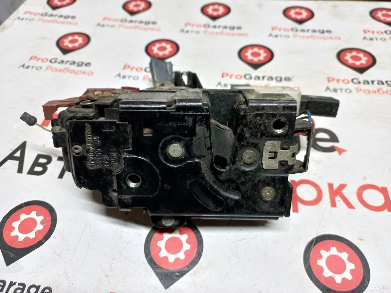 Замок передний левый touareg 1 cayenne туарег коен