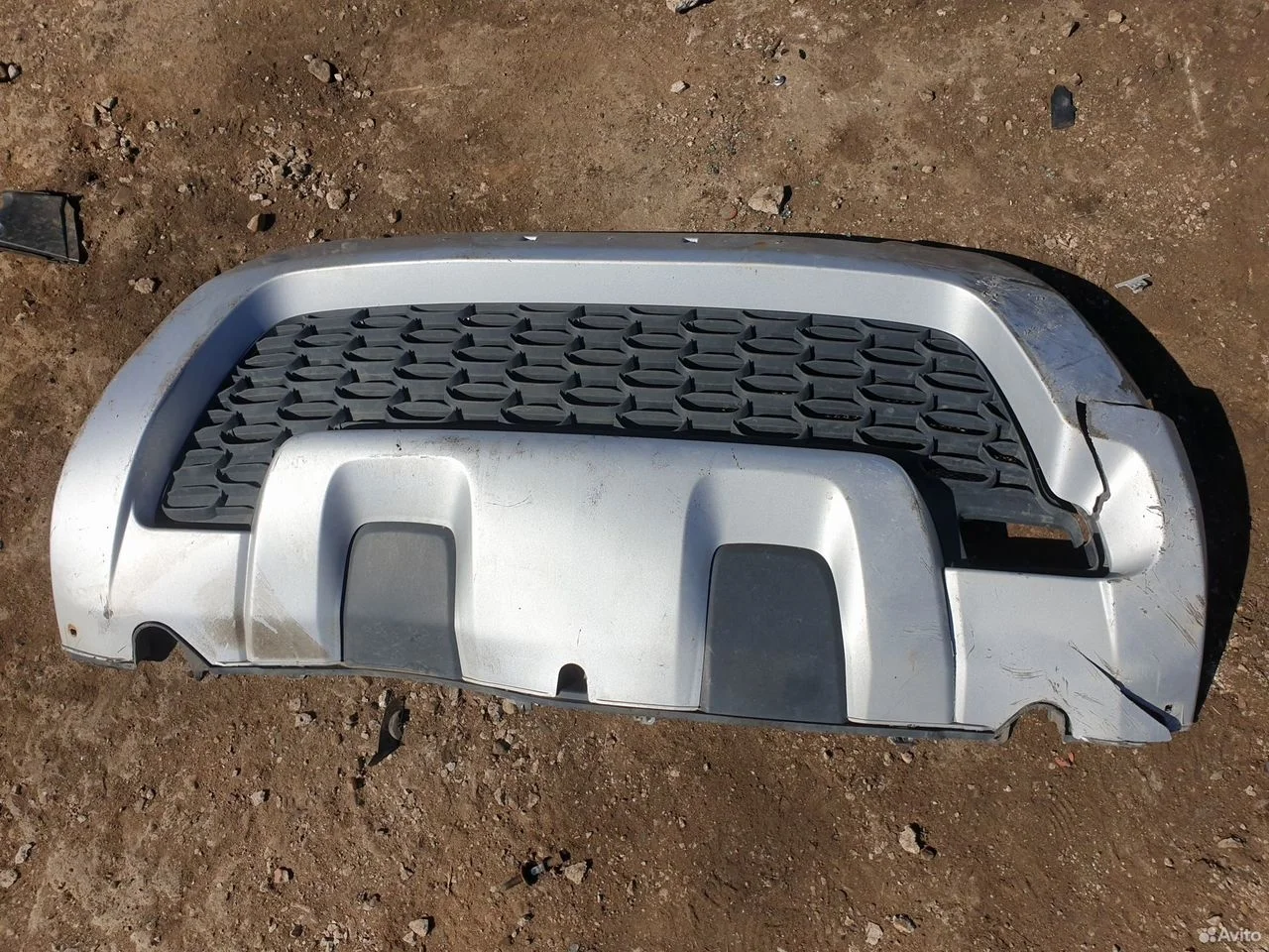 Решетка переднего бампера renault duster дастер