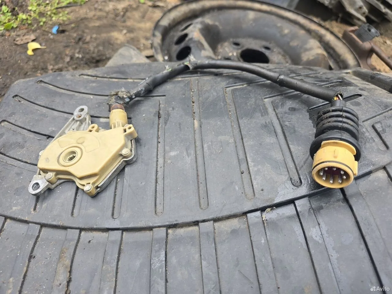 Датчик положения селектора 5hp19 vag 0501209896