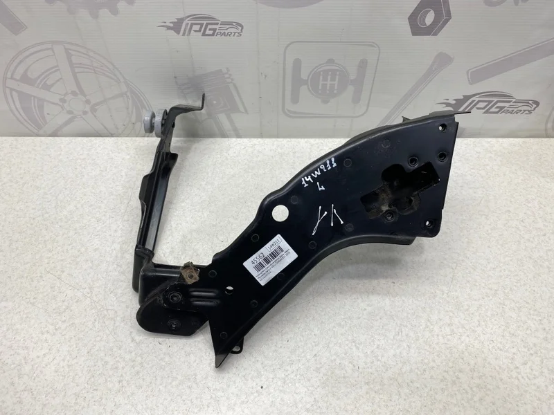 Кронштейн крепления рамки фары левый Mercedes-benz 2008 W211