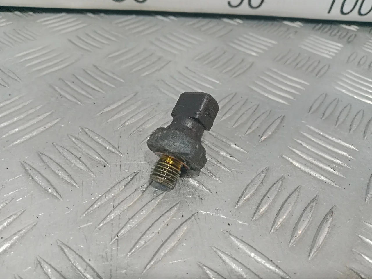 [Б/У] Датчик давления масла [Код: 00584838 ]