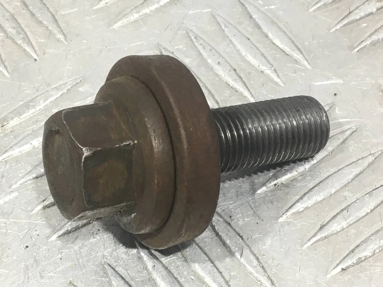 [Б/У] Болт коленвала [Код: 00583251 ]