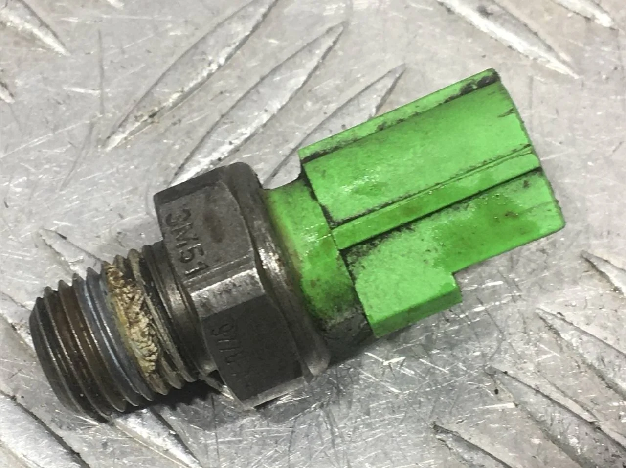 [Б/У] Датчик давления масла Ford [Код: 00583176 ]