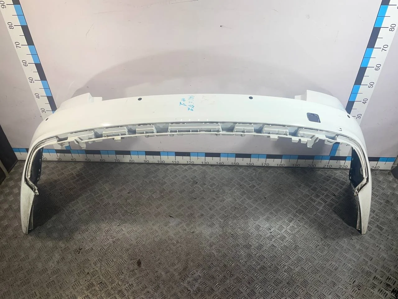 [Б/У] Бампер задний Audi A6 - (Состояние: присутствует несколько глубоких царапин) [ХОРОШЕЕ] [Код: 00574640 ]