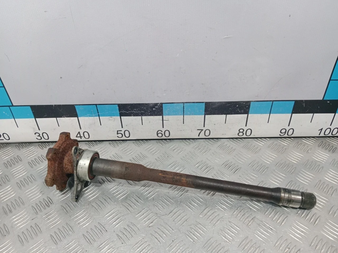 [Б/У] Вал промежуточный левый AUDI [Код: 00582601 ]