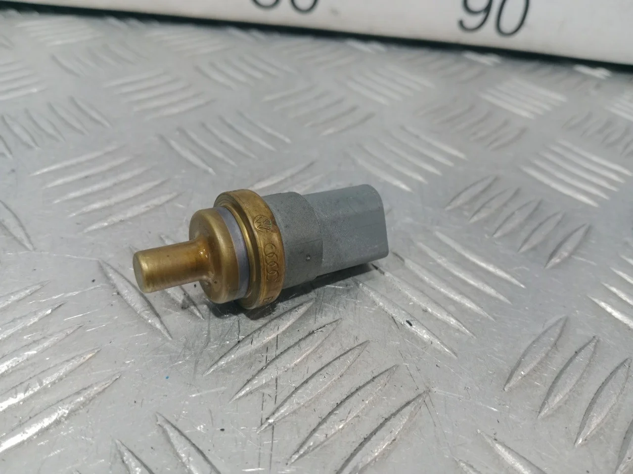 [Б/У] Датчик температуры охлаждающей жидкости [Код: 00582833 ]