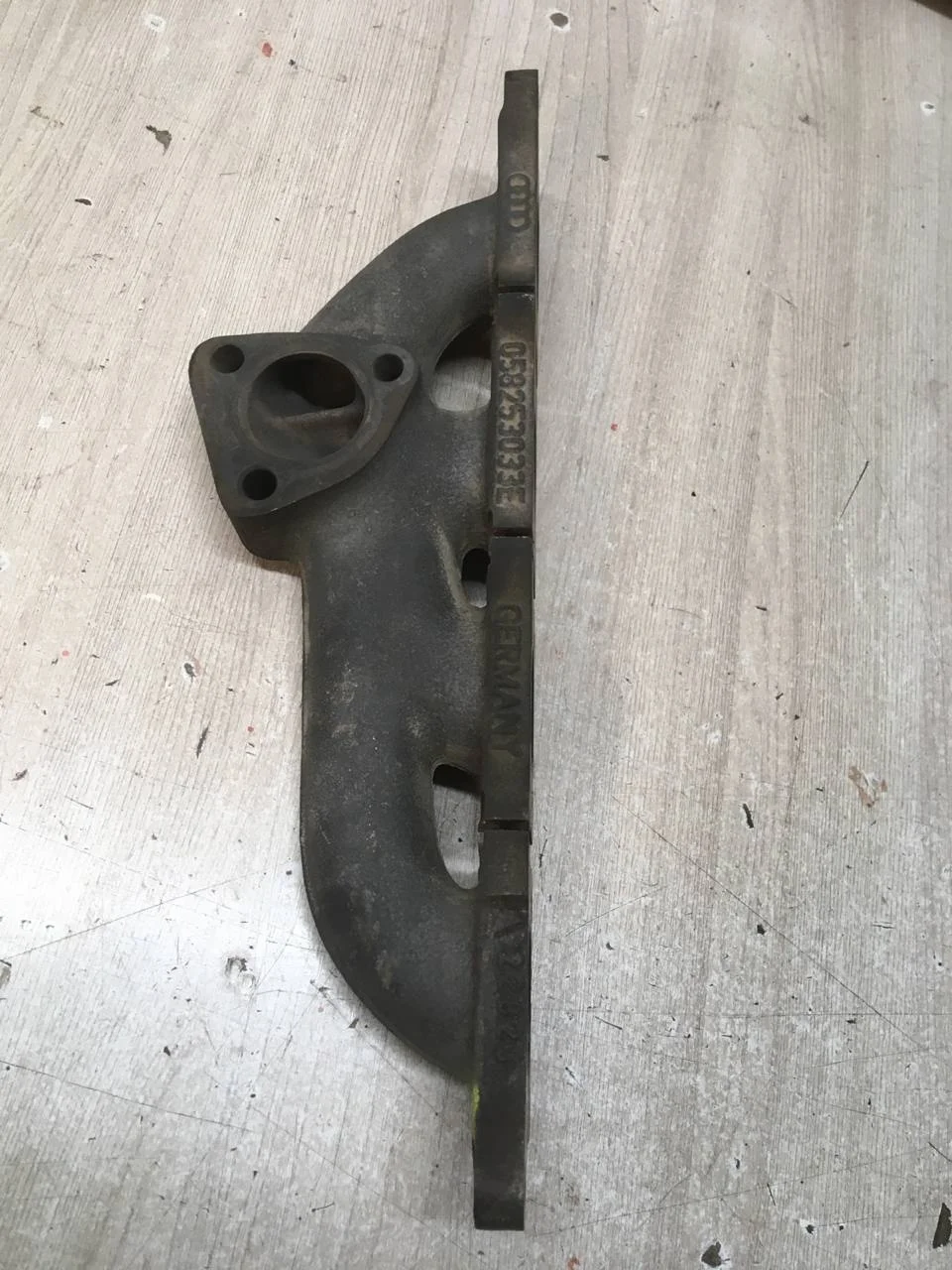 [Б/У] Коллектор выпускной - не скозная трещина [Незначительные дефекты] [Код: 00586545 ]