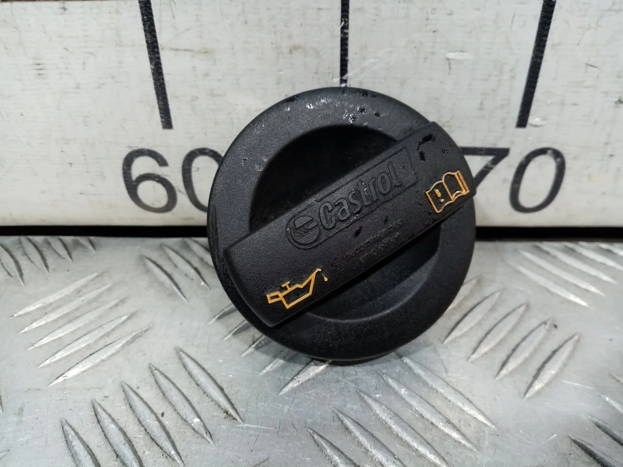 [Б/У] Крышка заливной масляной горловины [Код: 00583927 ]