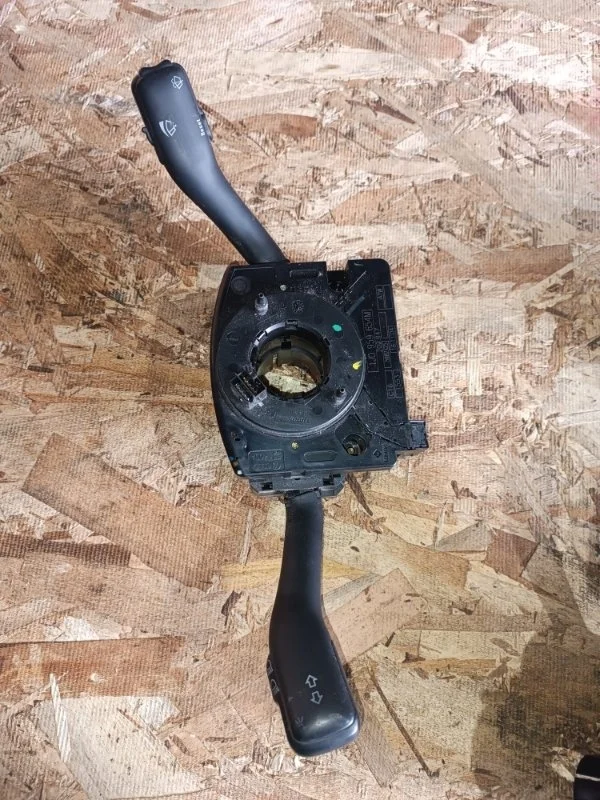 Стрекоза (подрулевой шлейф) Audi A4 2000 8D2