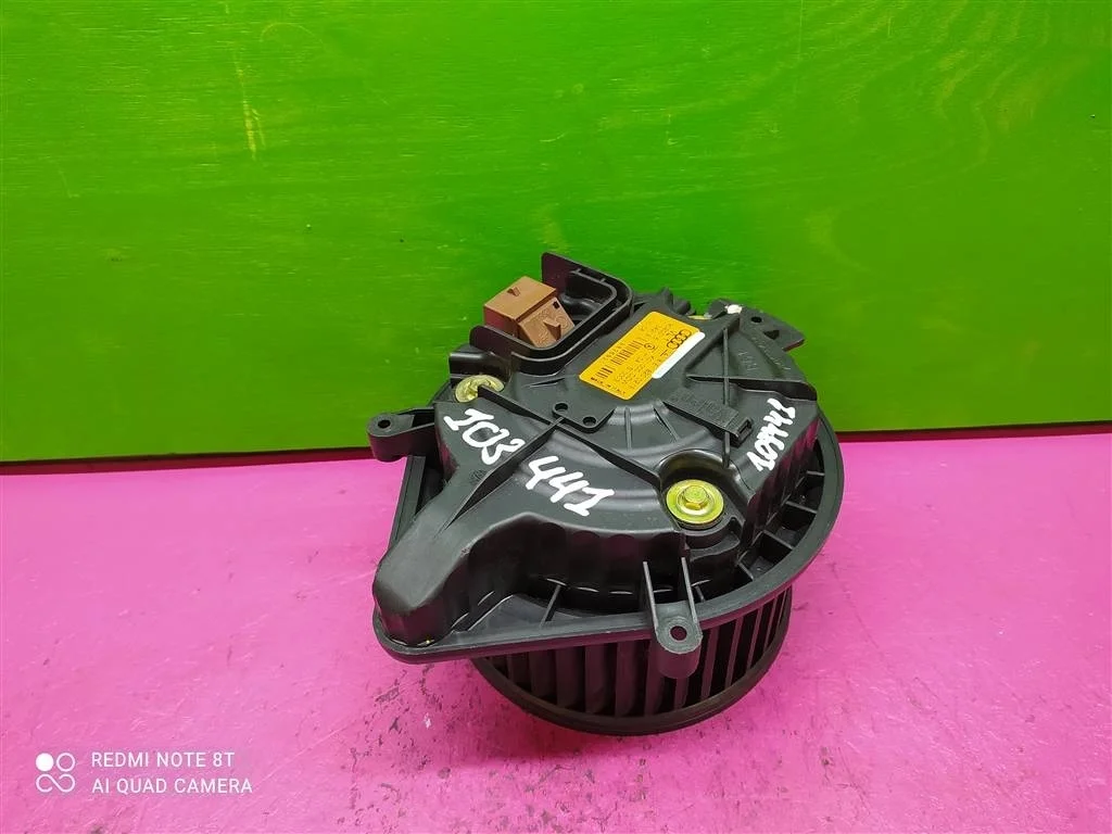 Моторчик печки Audi A4 B6 B7 2001-2007 8E1820021E