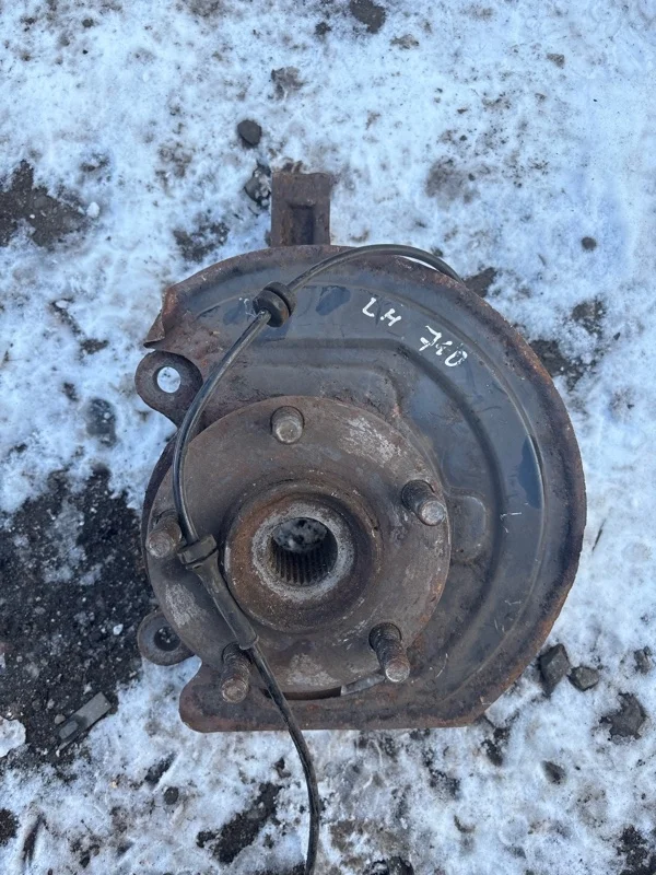 Кулак поворотный левый Nissan Qashqai (J10) 2006-2013 2009 40015JD000 1.5 D