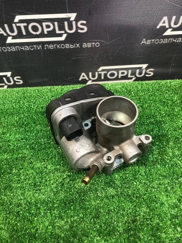 Дроссельная заслонка Volkswagen Bora 2002 036133062 СЕДАН APE