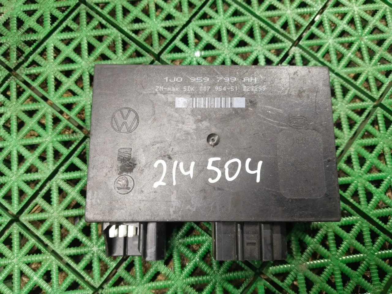 Блок комфорта SKODA OCTAVIA 1U, VOLKSWAGEN GOLF 4, PASSAT B5 Б/У PASSAT B3(1987-1993)