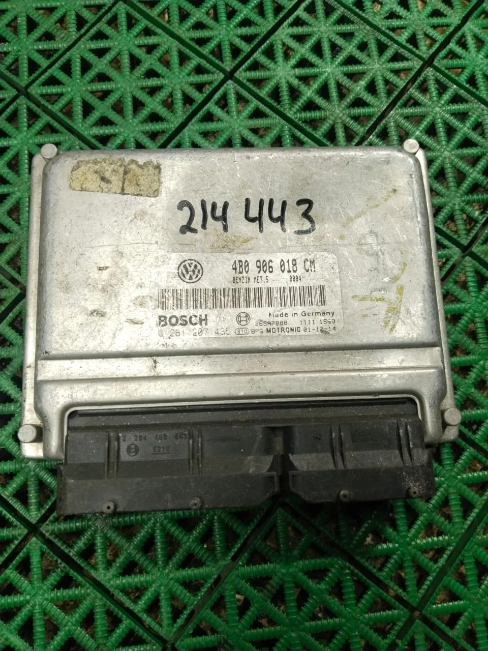 Блок управления двигателя ДВС ЭБУ VOLKSWAGEN PASSAT B5+ AWM 2001- Б/У PASSAT B5+(2001-2004)