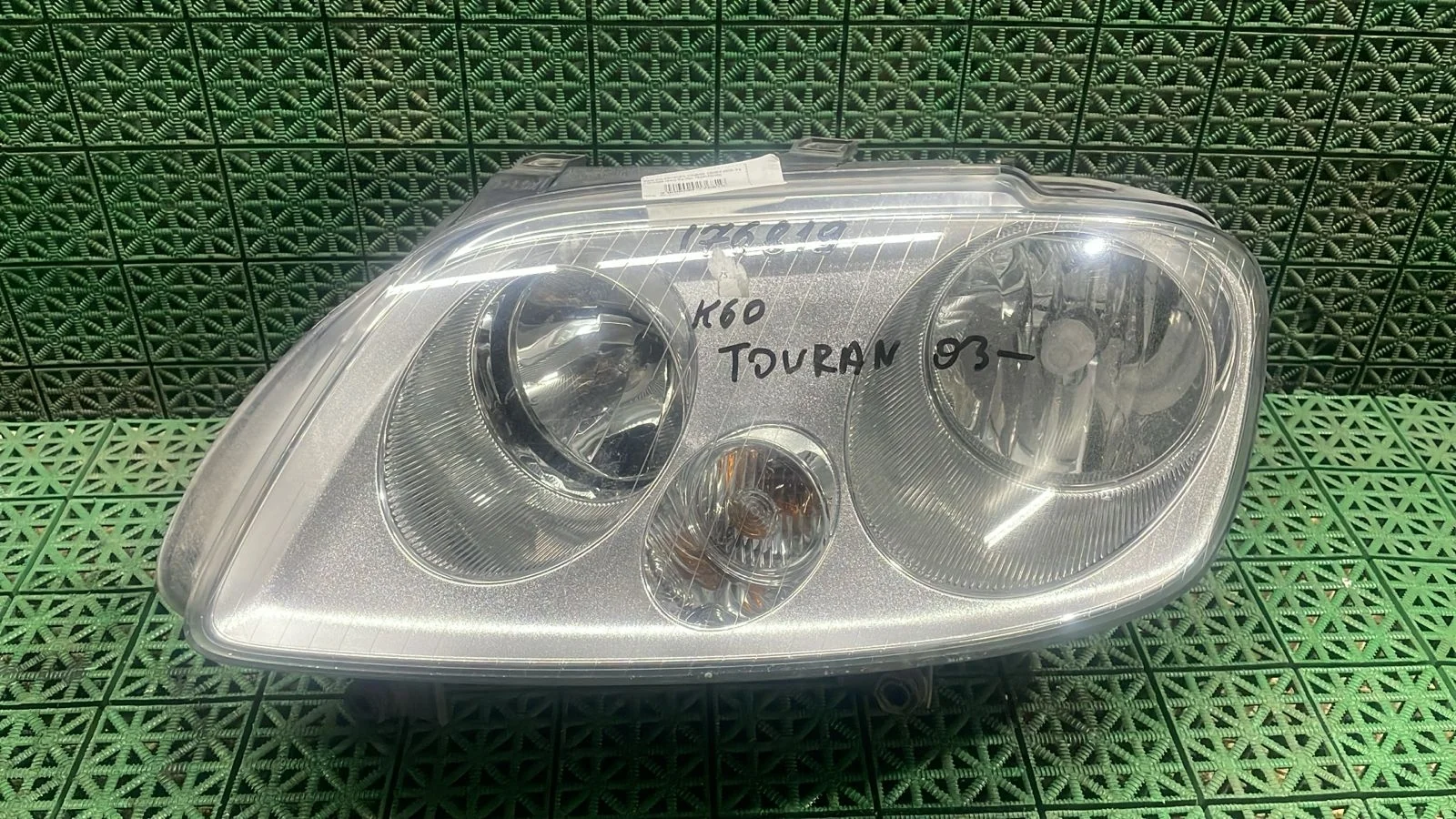 Фара VOLKSWAGEN TOURAN, CADDY 2003- 3-х ламповая левая б/у TOURAN(2003-2010);CADDY(2004-2014)