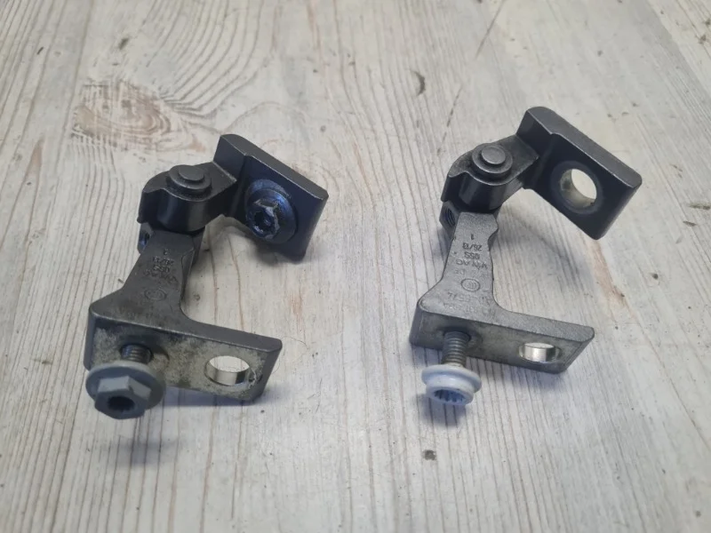 Петли двери VW Touareg NF 2013 7P