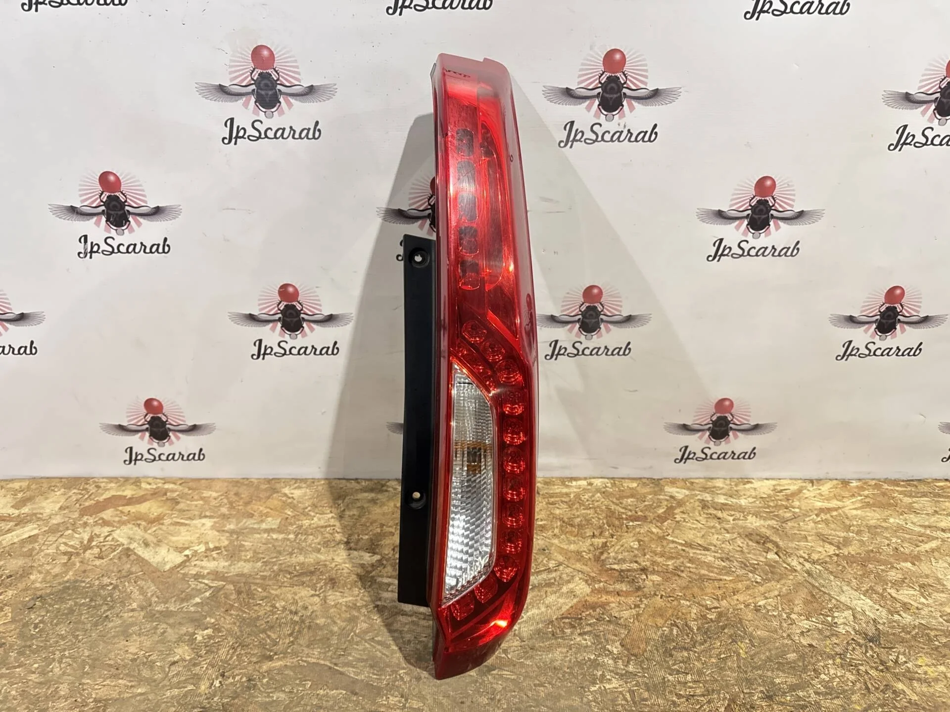 Фонарь задний правый Nissan X-Trail T31 Рестайлинг