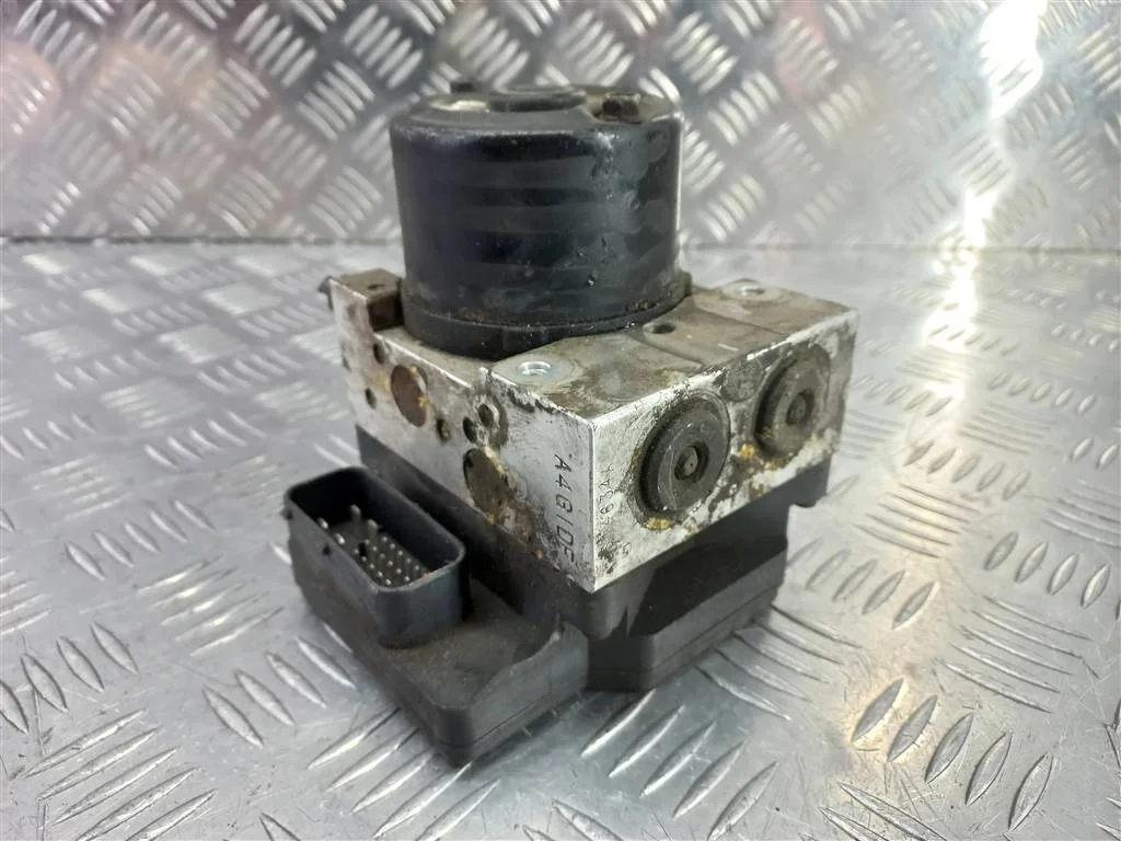 Блок ABS Hyundai TUCSON I (2004—2015)