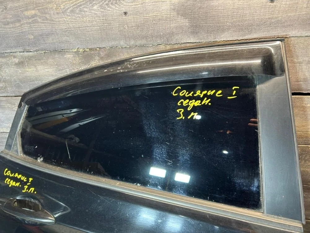 Стекло двери задней правой Hyundai Solaris 1
