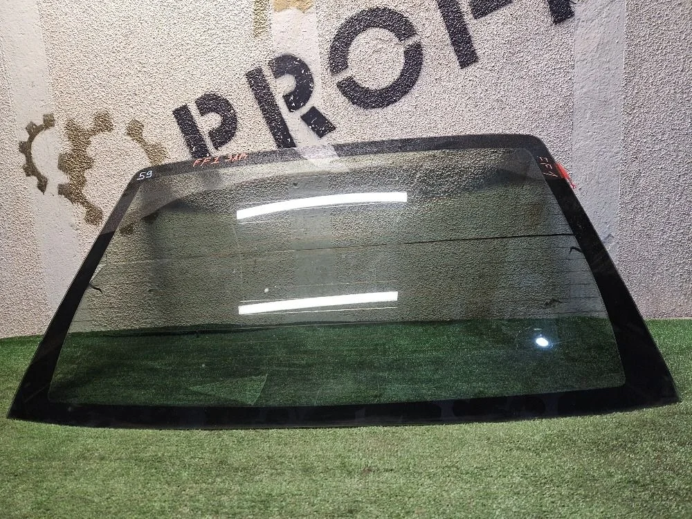 Стекло заднее на Ford Focus 1