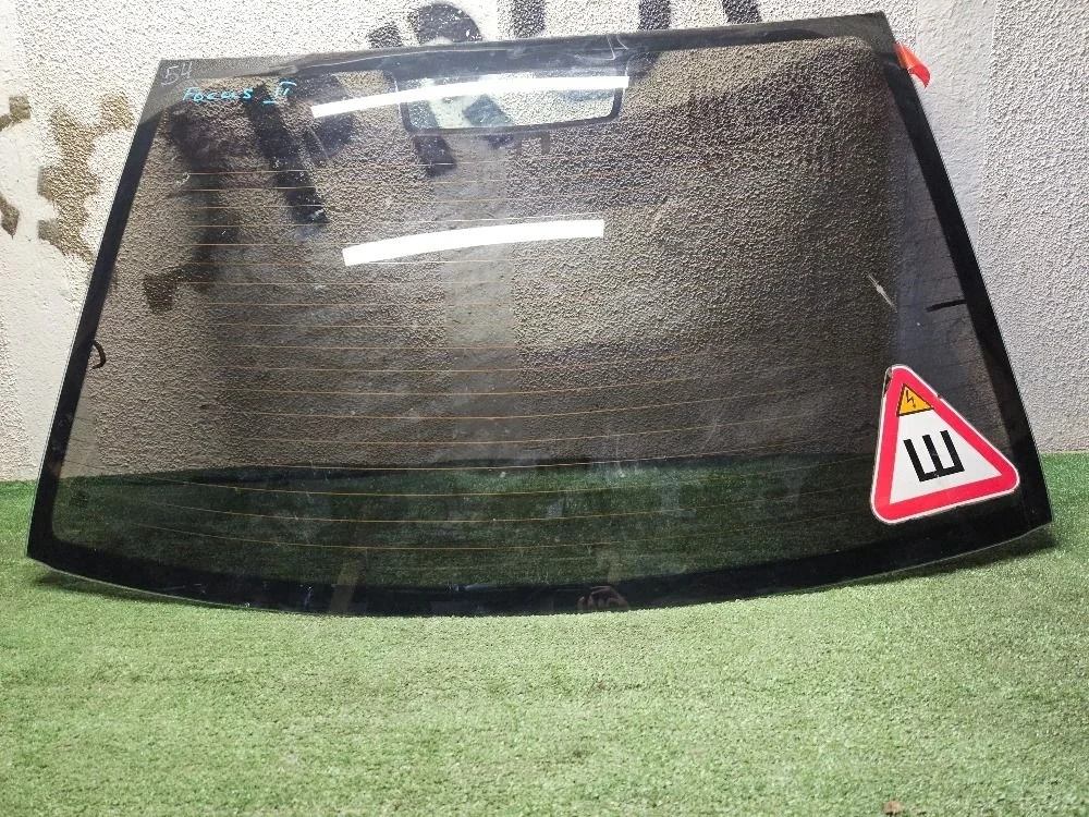 Стекло заднее на Ford Focus 2 седан