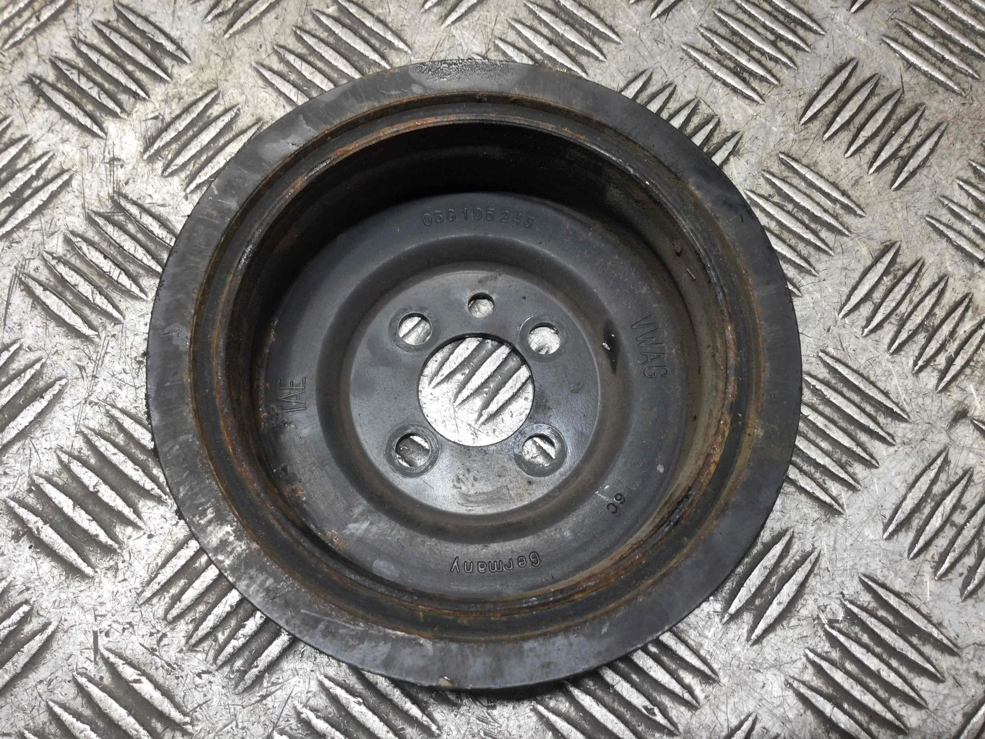 Шкив коленвала Volkswagen Golf 5 поколение (2004-2009) дизель 2.0 TDI Механика Х/б