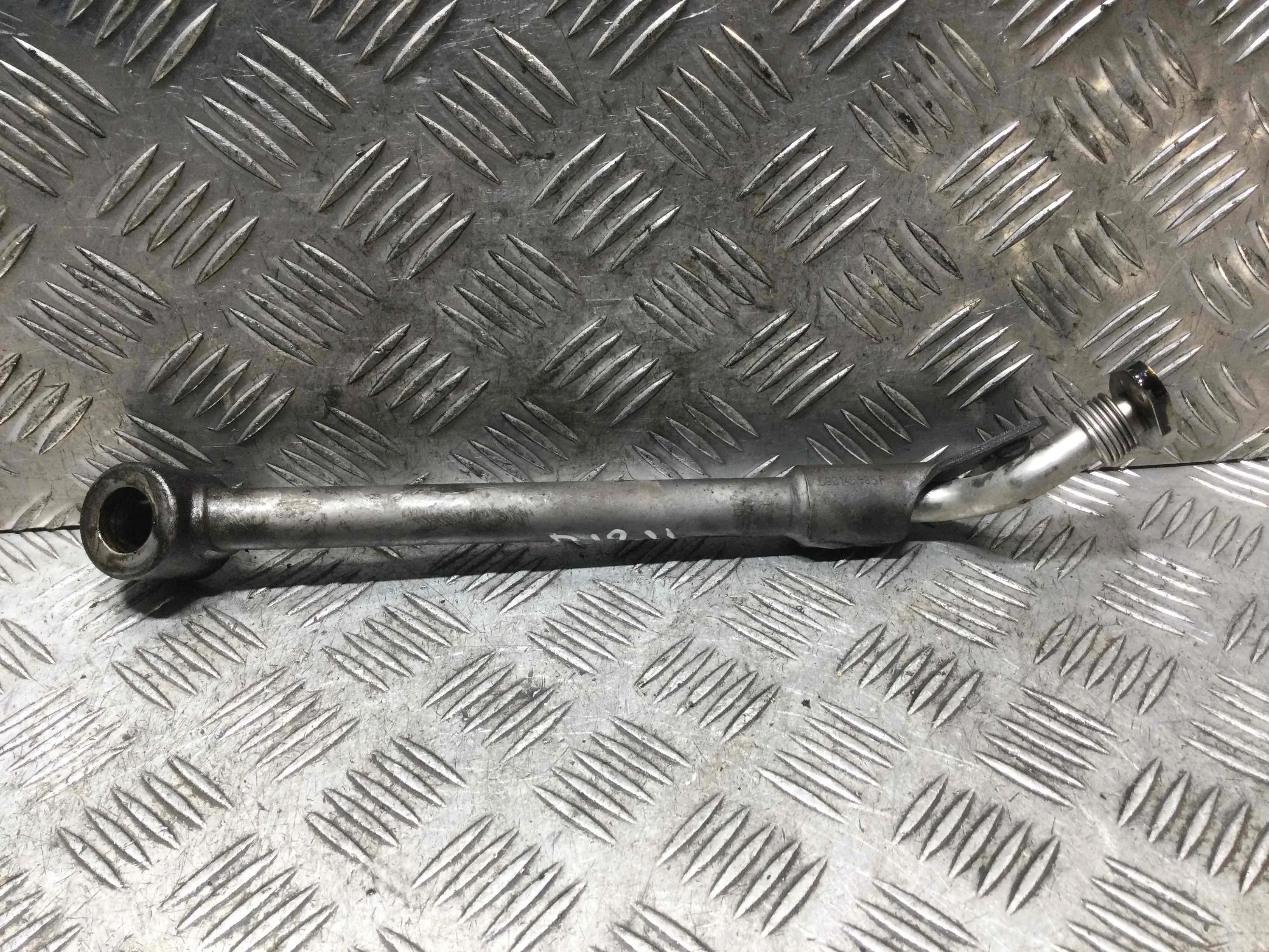 Масляная трубка турбины Volkswagen Golf 5 поколение (2004-2009) дизель 2.0 TDI Механика Х/б