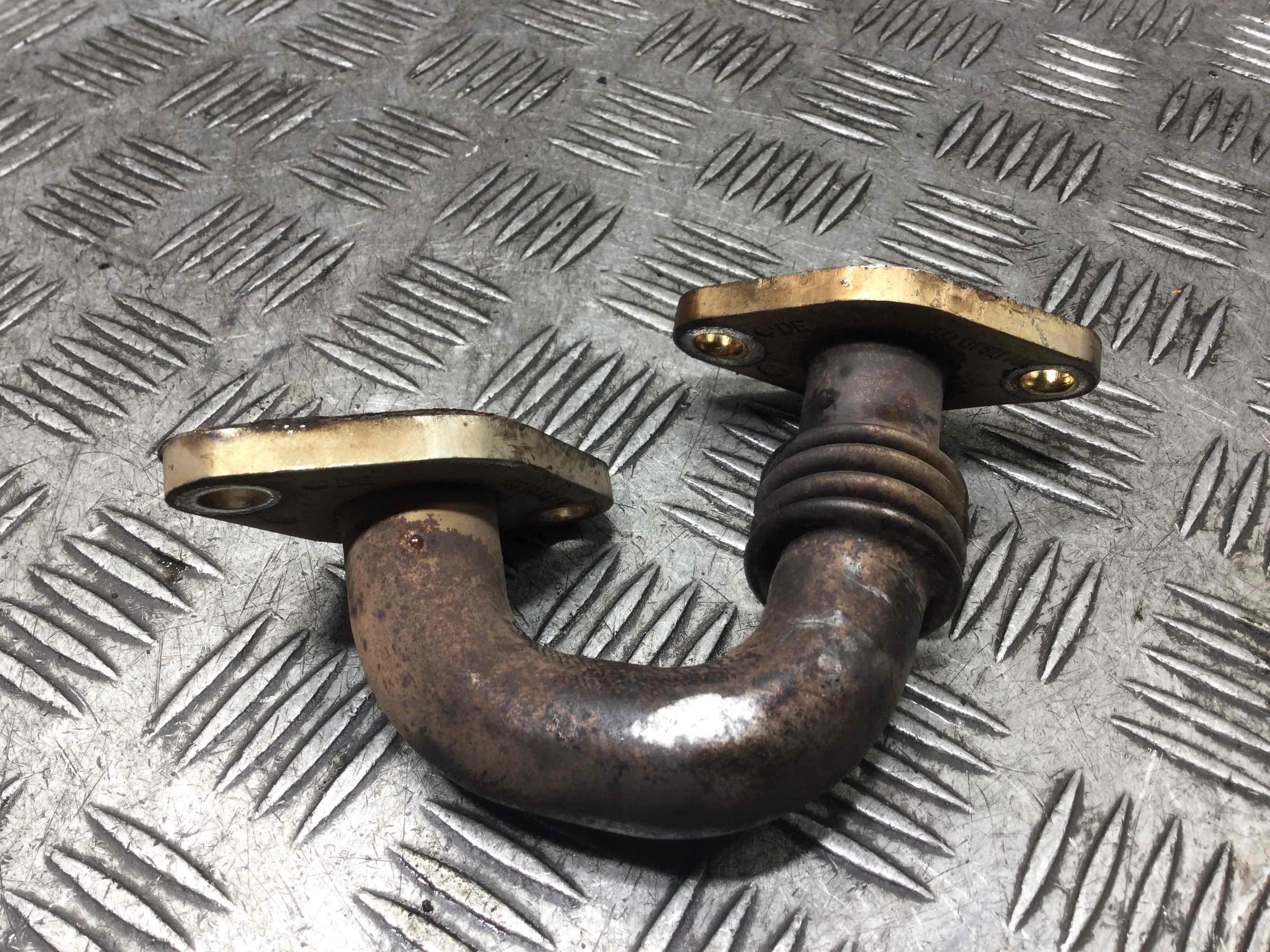 Трубка системы рециркуляции EGR Volkswagen Golf 5 поколение (2004-2009) дизель 2.0 TDI Механика Х/б