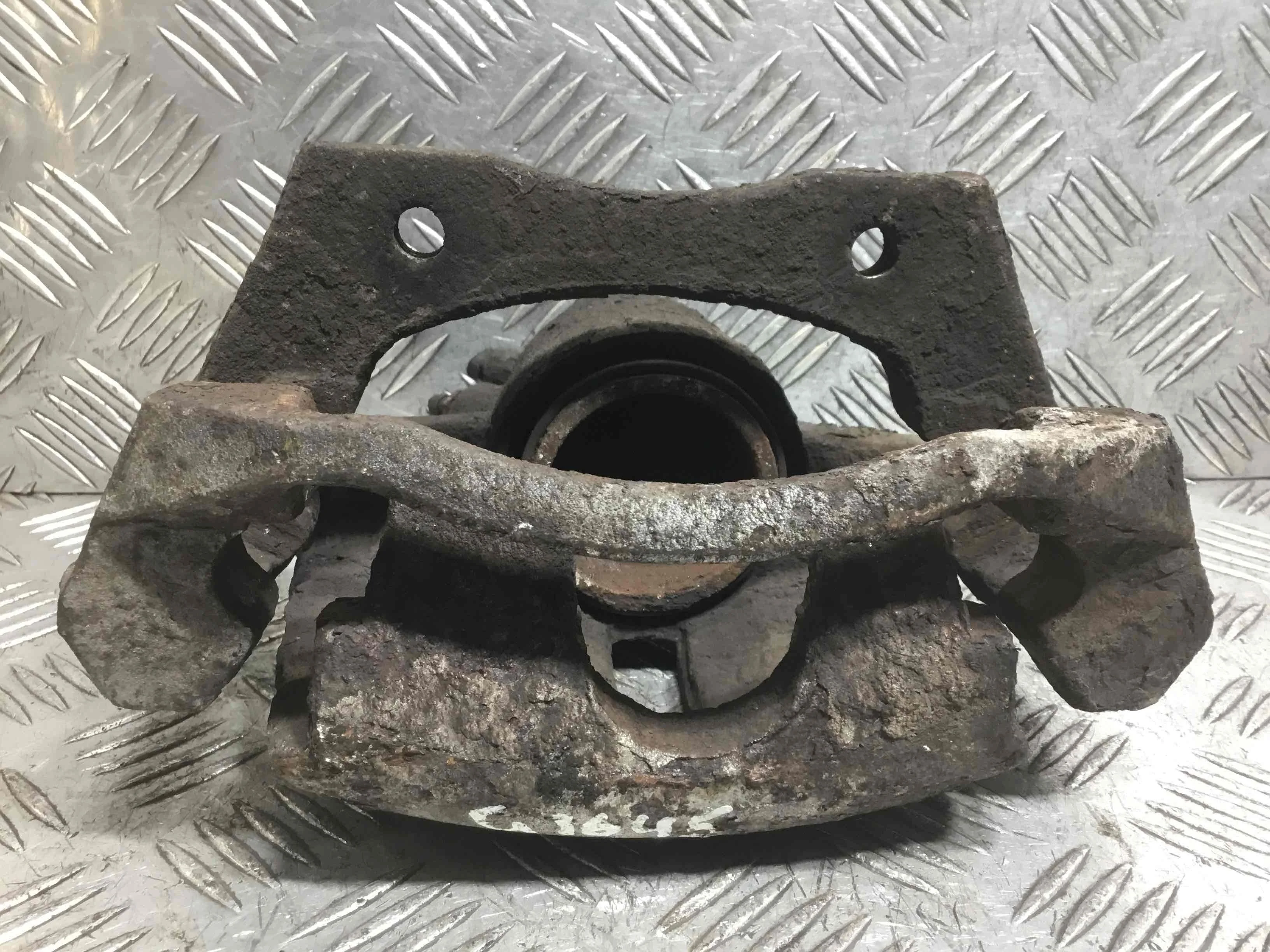 Суппорт передний левый Ford Mondeo 3 поколение [рестайлинг] (2003-2007) бензин 2.0 i Механика Х/б