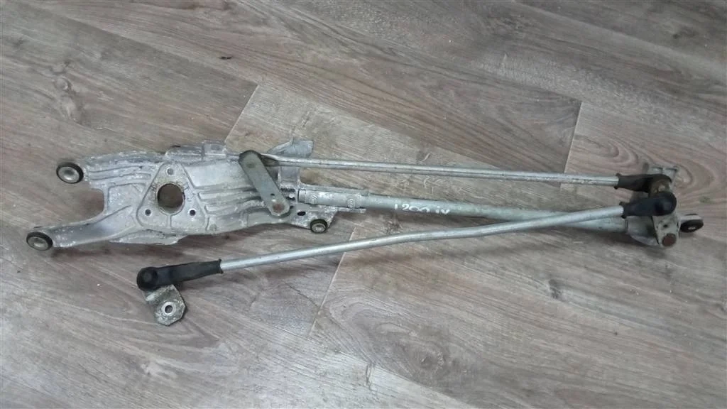 Б.у. трапеция дворников MITSUBISHI L200 KB4T MITSUBISHI L200 KB4T