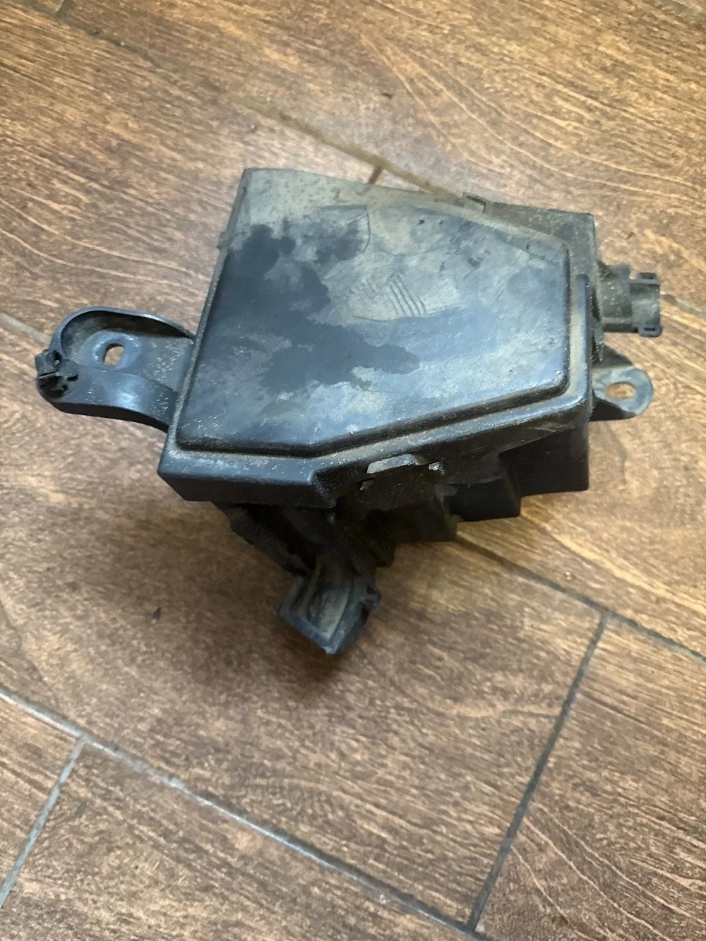 Корпус блока предохранителей Renault Logan I (2004—2009)